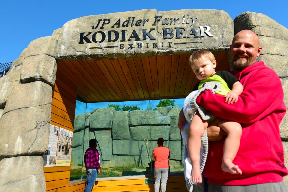 Family at Kodiak bear exhibit at Wildwood Park & Zoo Marshfield WI